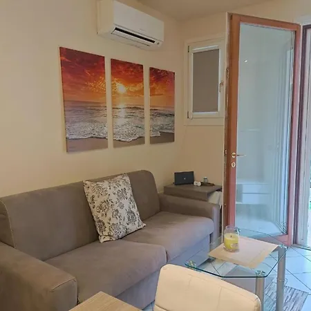 The Romantic Beach - With Pool Apartment Manerba del Garda
